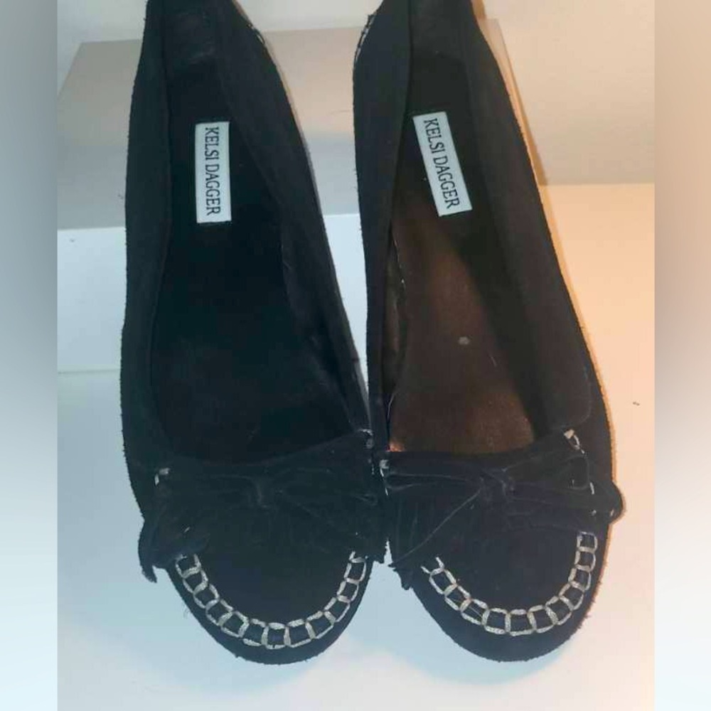 Kelsi Dagger | black suede with white stitching moccasin style loafers | size 8